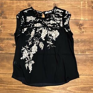 Daniel Rainn cap sleeve blouse